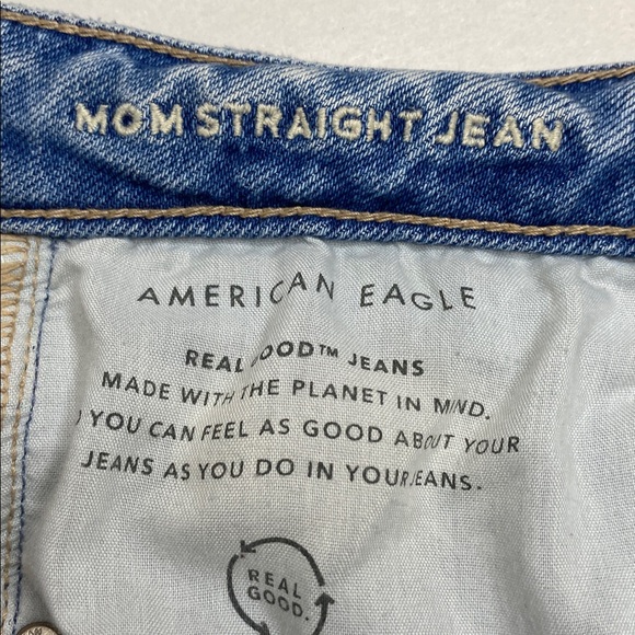 American Eagle Mom Straight Jean Distressed High Waist Size 10 - Picture 5 of 6